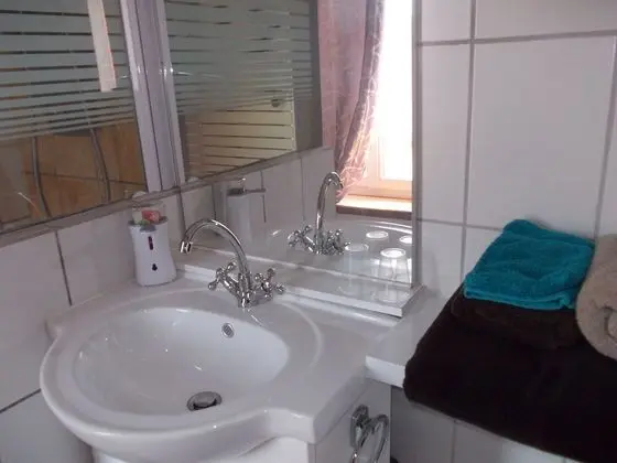 Standard Tek Büyük Yataklı Oda, Özel Banyo, Şehir Manzaralı (2éme étage)