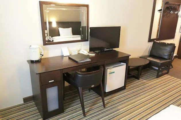 Üç Kişilik Oda, Sigara İçilmez (No cleaning service)