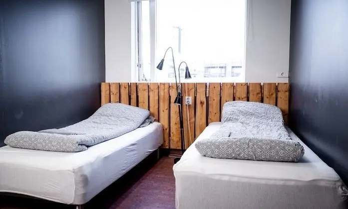 Tek Büyük veya İki Ayrı Yataklı Oda, Ortak Banyo (4)