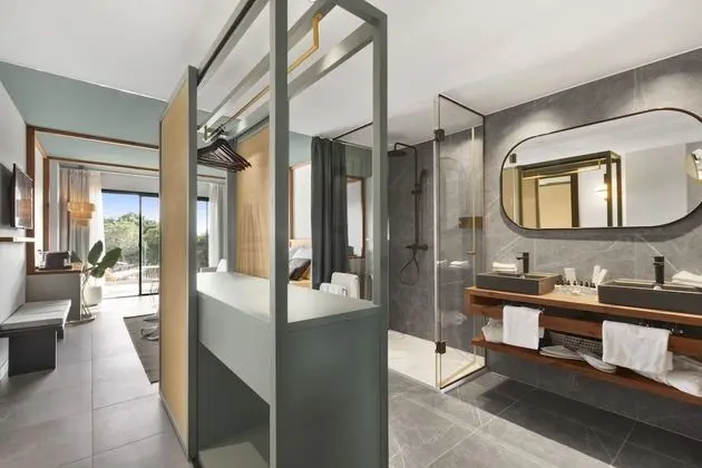 Junior Süit, Balkon, Havuz Manzaralı (1 adult)