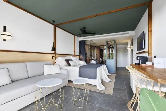 Junior Süit, Balkon, Havuz Manzaralı (2 adults + 1 child)