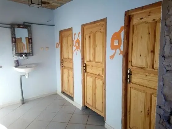Tek Büyük Yataklı Oda, Ortak Banyo