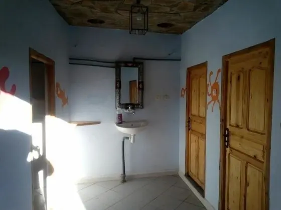 Tek Büyük Yataklı Oda, Ortak Banyo