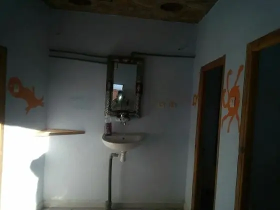Tek Büyük Yataklı Oda, Ortak Banyo