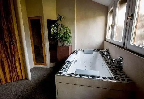 Junior Süit, 1 En Büyük (King) Boy Yatak, Sigara İçilmez