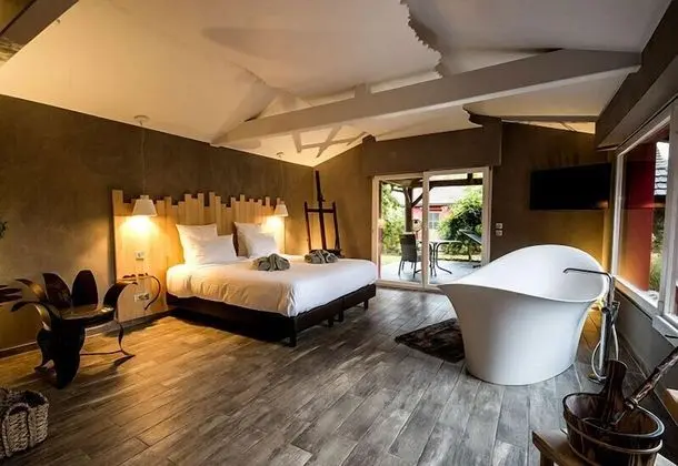 Süit, 1 En Büyük (King) Boy Yatak, Sigara İçilmez, Bahçe Manzaralı