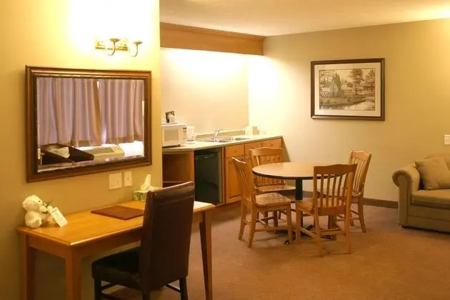 Master Suite, Kitchenette, 1 king bed with sofa bed