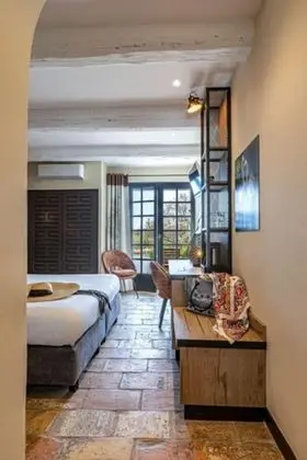 Tek Büyük Yataklı Oda (Manadier)