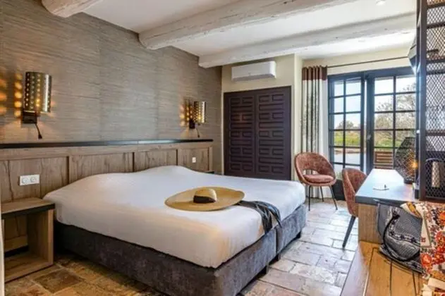 Tek Büyük Yataklı Oda (Manadier)