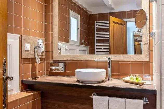 Tek Büyük Yataklı Oda (Manadier)