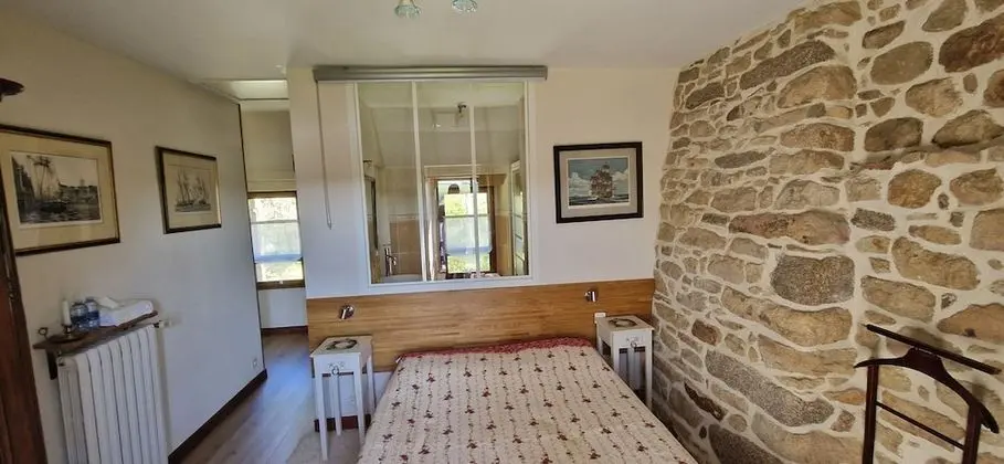 Tek Büyük Yataklı Oda (Pere Pierron)