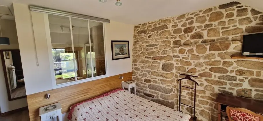 Tek Büyük Yataklı Oda (Pere Pierron)