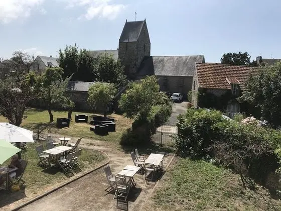 Superior Tek Büyük veya İki Ayrı Yataklı Oda, Banyolu/Duşlu, Bahçe Manzaralı