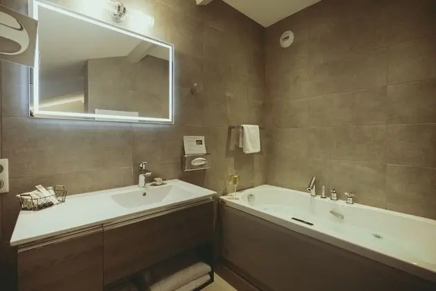 Deluxe Tek Büyük Yataklı Oda, Küvet