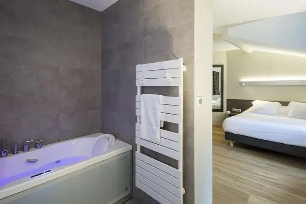 Deluxe Tek Büyük Yataklı Oda, Küvet