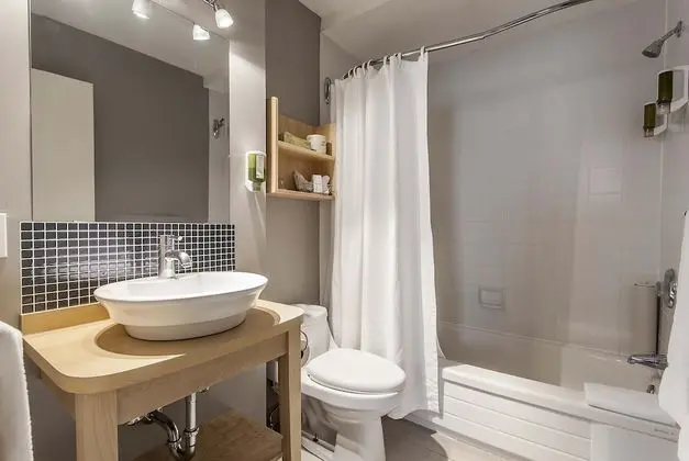 Oda, 1 Büyük (Queen) Boy Yatak