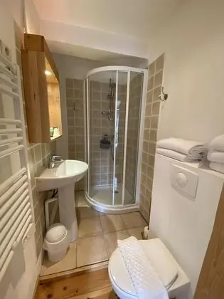 Tek Büyük Yataklı Oda, Banyolu/Duşlu (5)