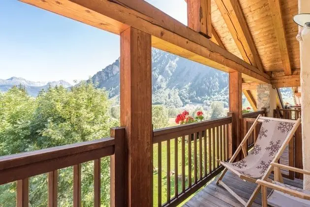 Junior Süit, Balkon