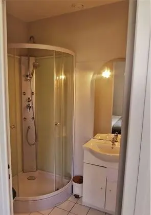 Classic Üç Kişilik Oda