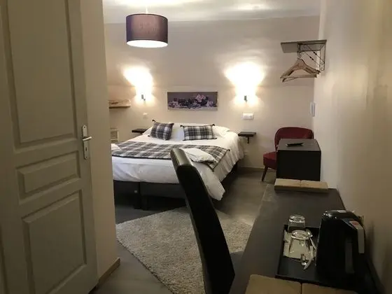 Büyük Yataklı Tek Kişilik Oda