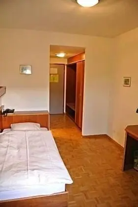 Tek Kişilik Oda, 1 Tek Kişilik Yatak