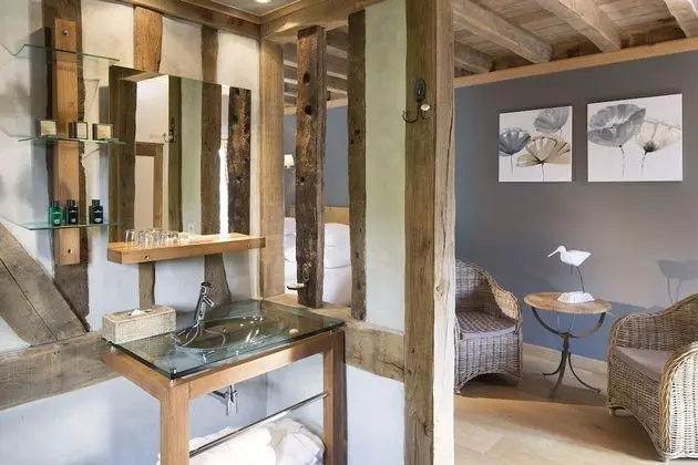 Tek Büyük veya İki Ayrı Yataklı Oda, Avlu Manzaralı