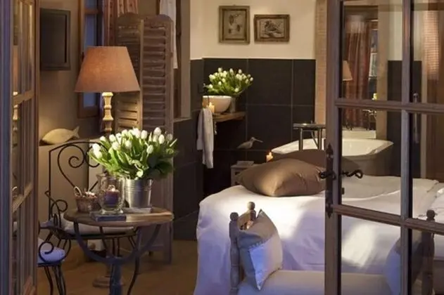 Tek Büyük veya İki Ayrı Yataklı Oda (Charme)