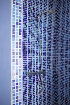 Üç Kişilik Oda (Bueges)