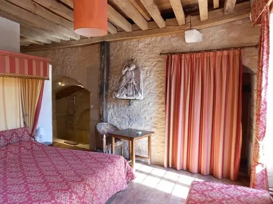 Üç Kişilik Oda (Jacques de Molène)