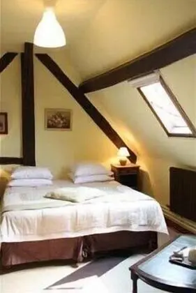 Classic Tek Büyük Yataklı Oda