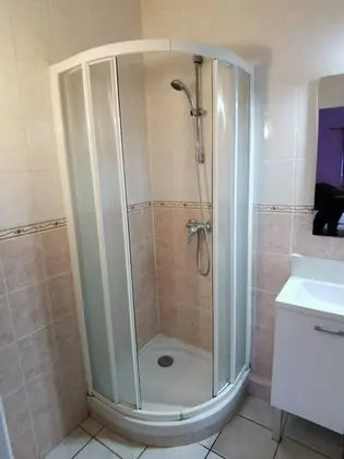 Basic Tek Büyük Yataklı Oda