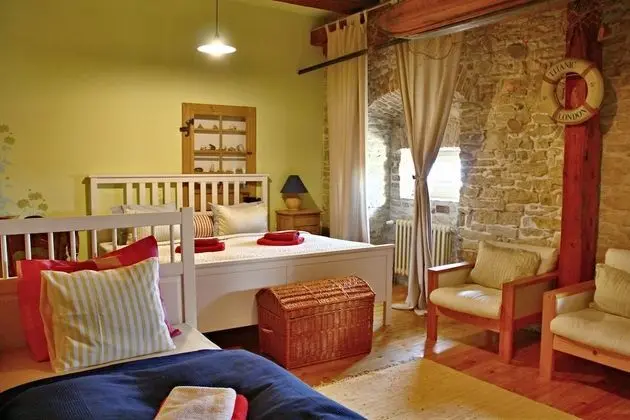 Superior Üç Kişilik Oda, Birden Çok Yatak, Bahçe Manzaralı