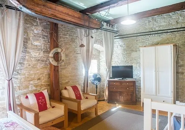 Superior Üç Kişilik Oda, Birden Çok Yatak, Bahçe Manzaralı