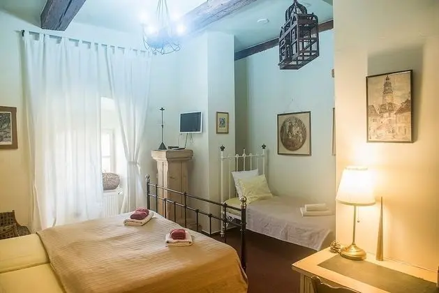 Superior Üç Kişilik Oda, Birden Çok Yatak, Bahçe Manzaralı