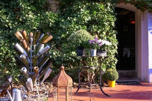 Superior Üç Kişilik Oda, Birden Çok Yatak, Bahçe Manzaralı