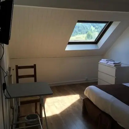 Classic Tek Büyük Yataklı Oda