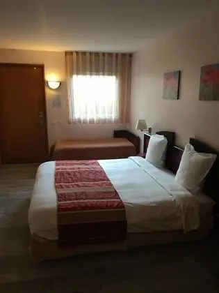 Büyük Yataklı Tek Kişilik Oda