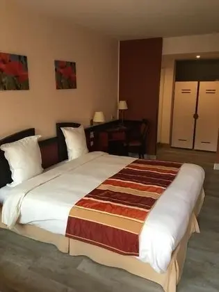 Büyük Yataklı Tek Kişilik Oda
