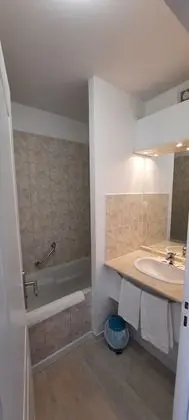 Basic Tek Büyük Yataklı Oda