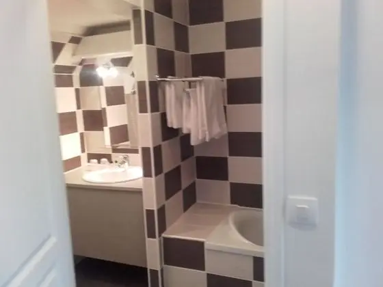 Basic Tek Büyük Yataklı Oda