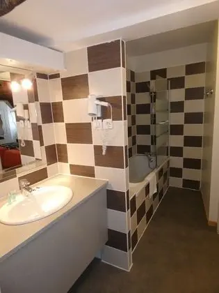 Basic Tek Büyük Yataklı Oda