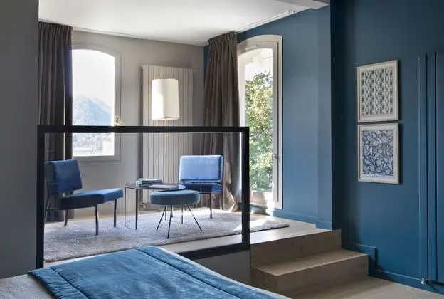 Tek Büyük Yataklı Oda, Balkon, Kısmi Göl Manzaralı