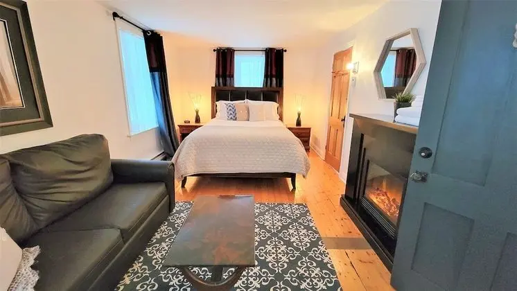 Classic Tek Büyük Yataklı Oda