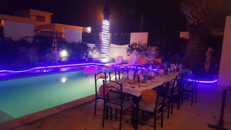 Deluxe Tek Büyük Yataklı Oda, Sigara İçilmez, Havuz Manzaralı