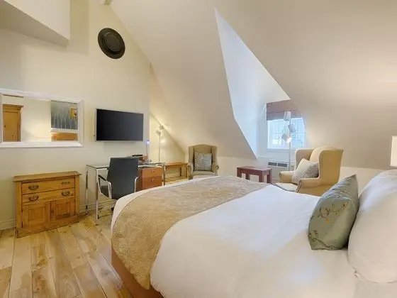 Classic Oda, 1 Büyük (Queen) Boy Yatak