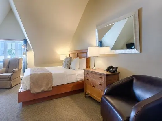 Classic Oda, 1 Büyük (Queen) Boy Yatak