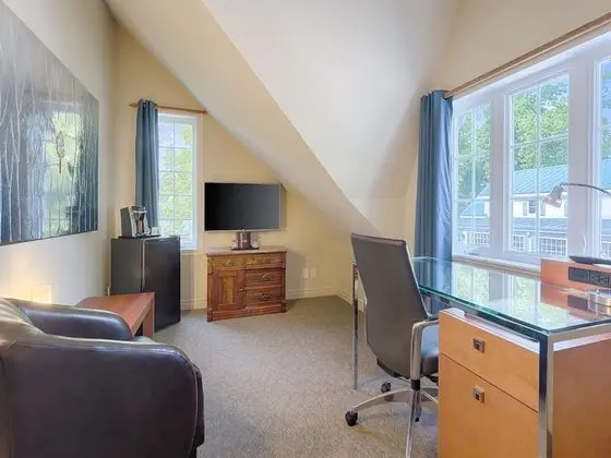 Classic Oda, 1 Büyük (Queen) Boy Yatak