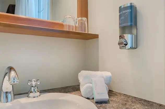 Classic Oda, 2 Büyük (Queen) Boy Yatak