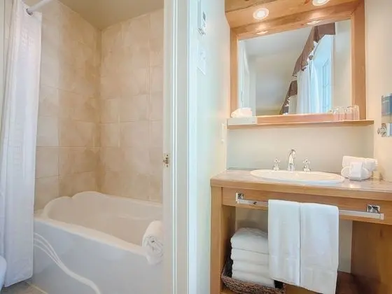 Classic Oda, 2 Büyük (Queen) Boy Yatak