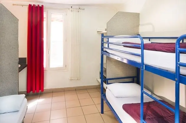 Üç Kişilik Oda, Ortak Banyo
